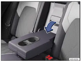 Volkswagen ID.3. Fig. 1 Pass-through in the rear seat backrest (general example).